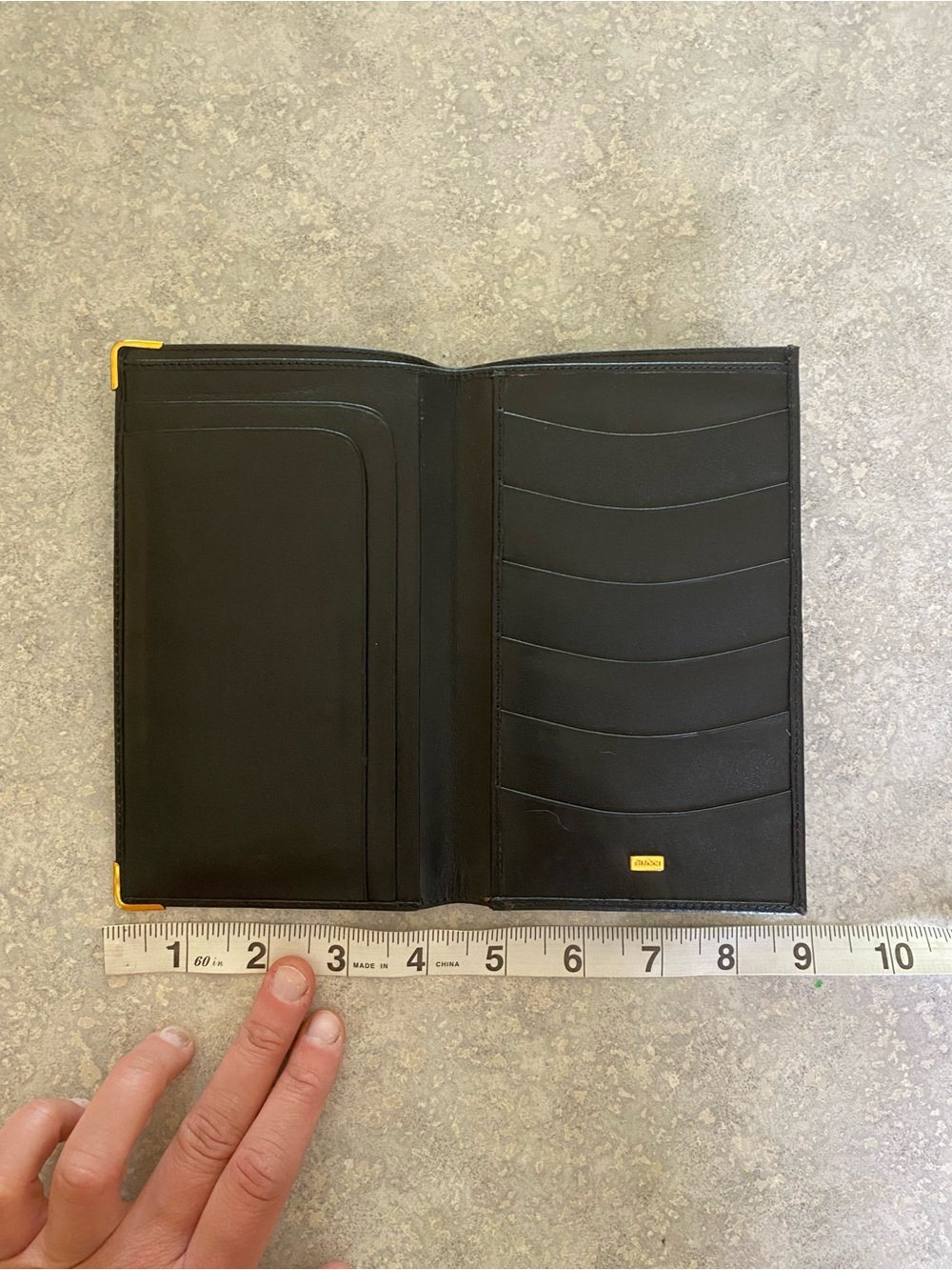 Vintage Gucci Black Leather Long Wallet with Gold Corner Accents - Picture 15 of 17